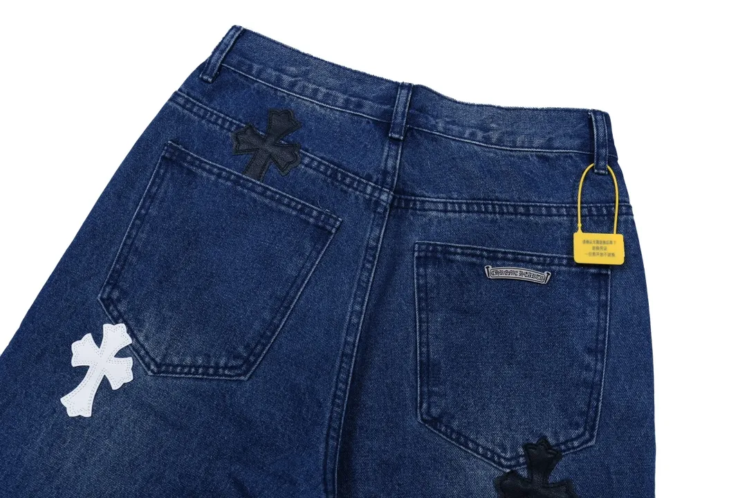 P260 model number: H638 Chrome Hearts CH Chrome Hearts 24SS vip custom-made double-knee leather flame high street cross jeans. Original purchased and patterned to truly restore the ultimate vintage texture. Special Italian cowhide print and then cut. Customized sheepskin three-layer thick line leather. The whole body is spliced in heavy water washing process. The craftsman hand-splashes ink. You can see the details. Three-dimensional cutting version. Loose and comfortable, not picky on the figure. Shows height and slimness. Seiko factory. Original factory quality control. Same style for men and women. Can be matched with couples. Versatile recommendation. Must-have jeans for all seasons. Color: blue. Size: 28, 30, 32, 34, 36 (S-xxl)